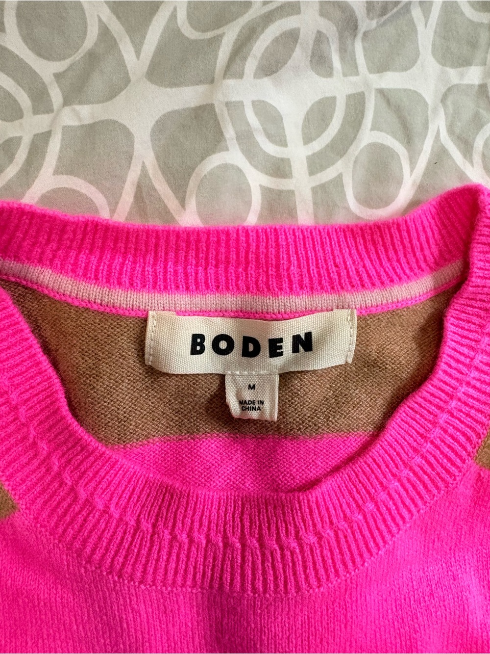 Boden 100% Cashmere Sleeveless Sweater Vest in Hot Pink & Brown - Picture 2 of 5